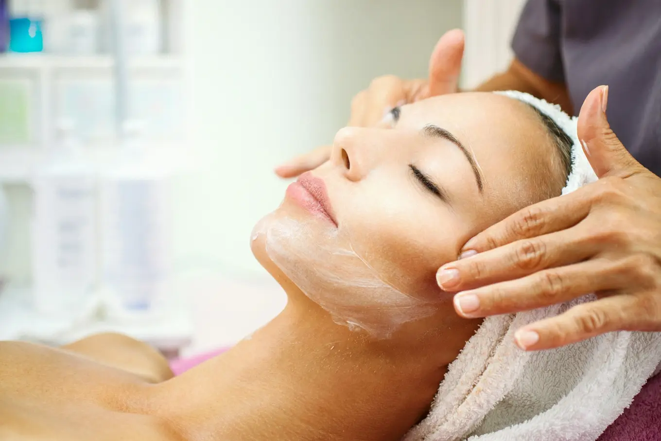 oczyszczanie twarzy u&nbsp;kosmetyczki